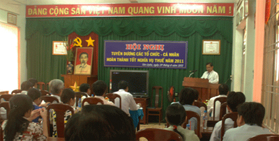 Chi cục thuế Tân Uyên: Hội nghị tuyên dương tổ chức, cá nhân hoàn thành nghĩa vụ thuế năm 2011